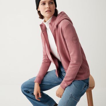 Full zip sweatshirt with hood