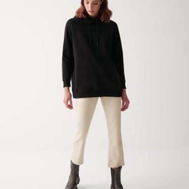 Hooded oversized sweatshirt