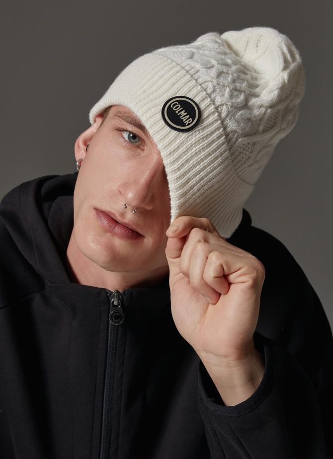 Unisex hat with wide trim - Image 2