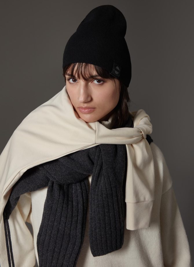 Unisex hat in wool blend