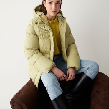 Oversized down jacket with fixed hood