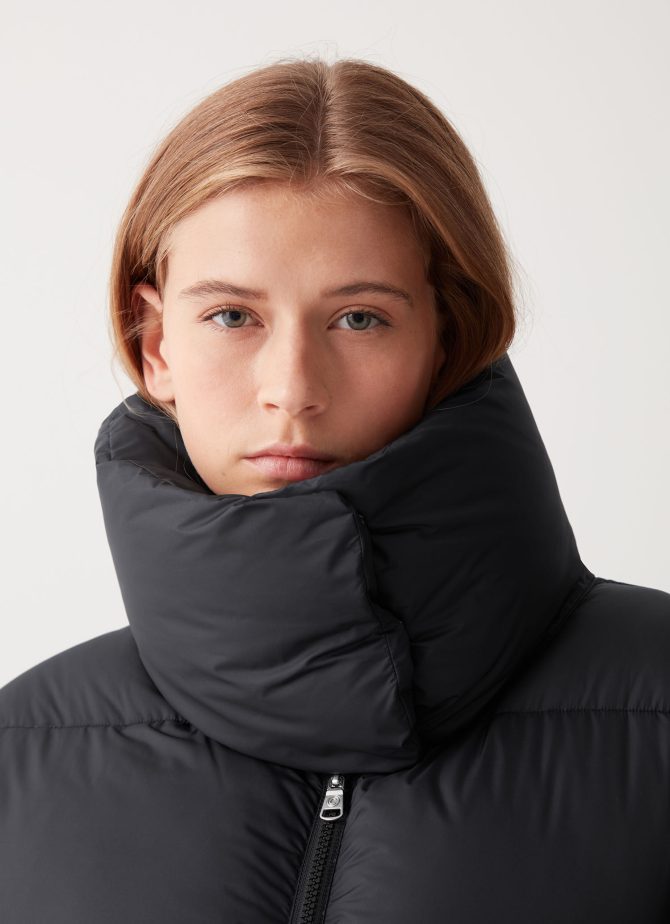 Oversize down jacket with drawstring at the bottom