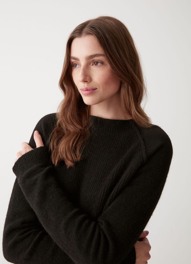 Volcano neck pullover in merino wool - Image 3