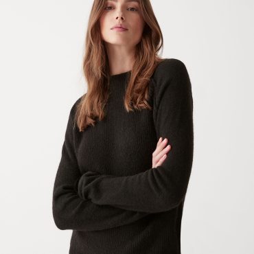 Volcano neck pullover in merino wool