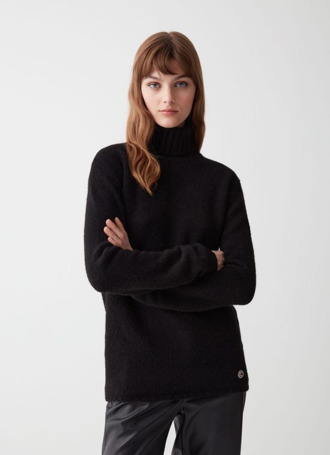 Oversized wool turtleneck