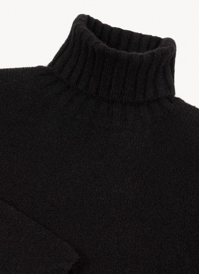 Oversized wool turtleneck - Image 6