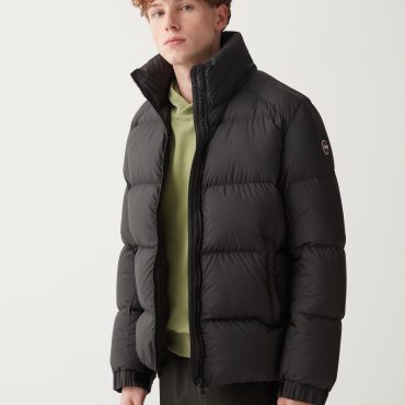 Puffy down jacket with high collar